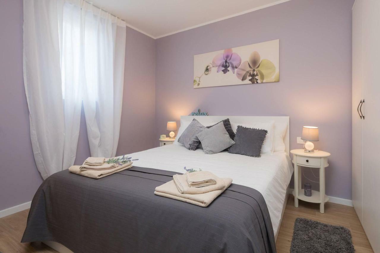 Zlatin Dvor - Apartments For 3, Terrace, Trogir Center, Beach At 5-Min, Bike Friendly المظهر الخارجي الصورة