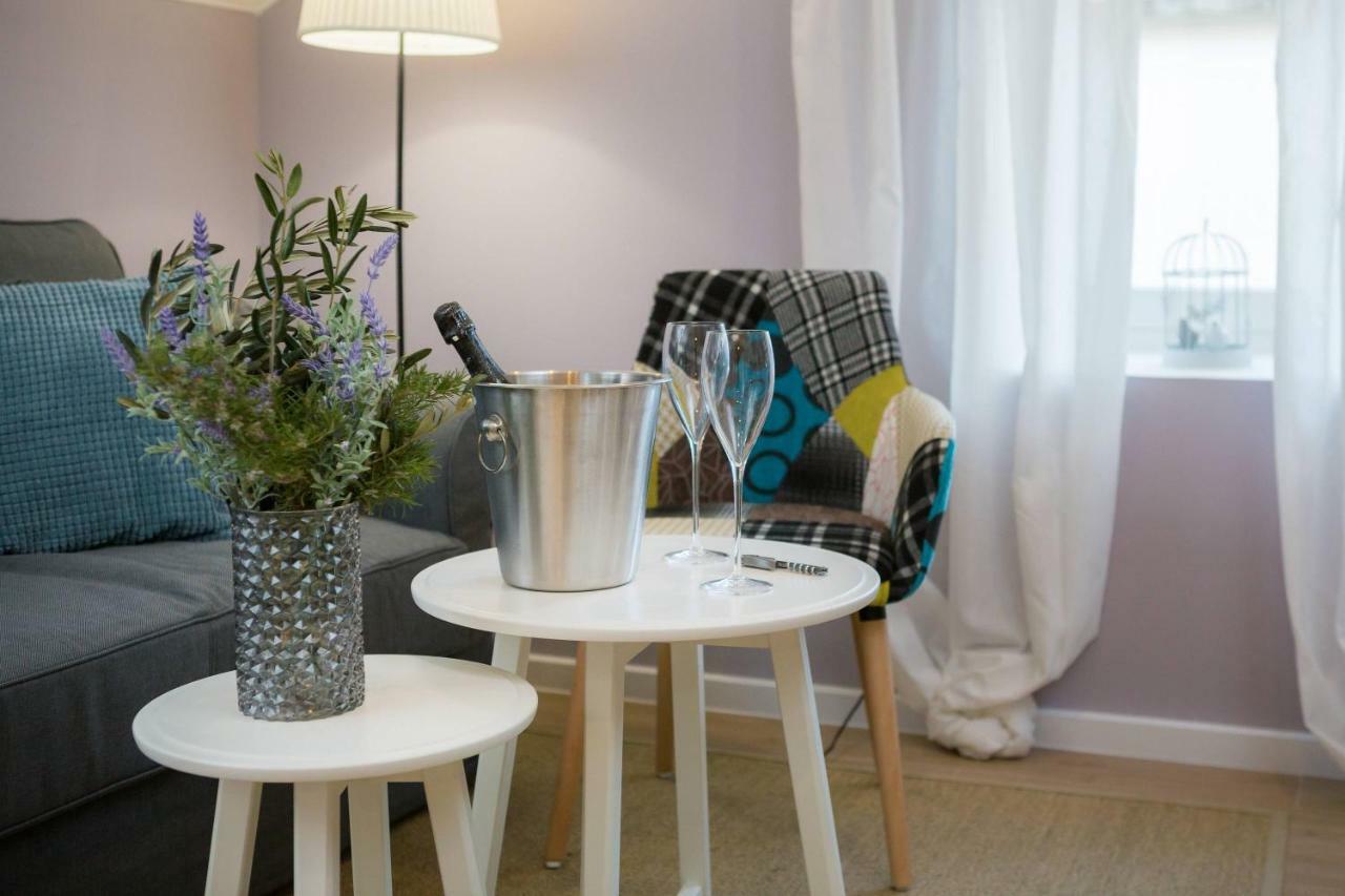 Zlatin Dvor - Apartments For 3, Terrace, Trogir Center, Beach At 5-Min, Bike Friendly المظهر الخارجي الصورة