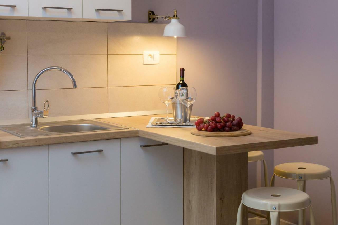 Zlatin Dvor - Apartments For 3, Terrace, Trogir Center, Beach At 5-Min, Bike Friendly المظهر الخارجي الصورة
